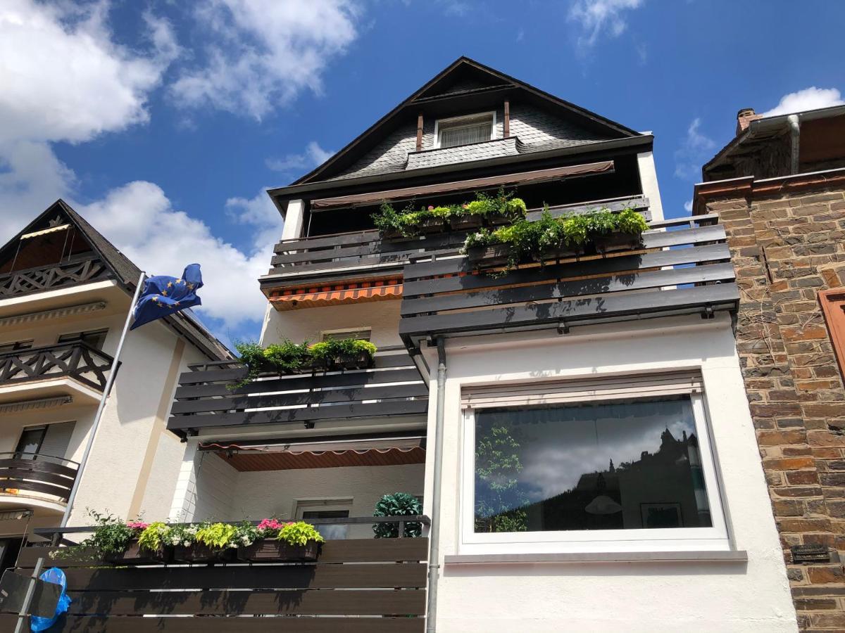 Ferienwohnungen Haus Zur Linde Cochem Exterior photo