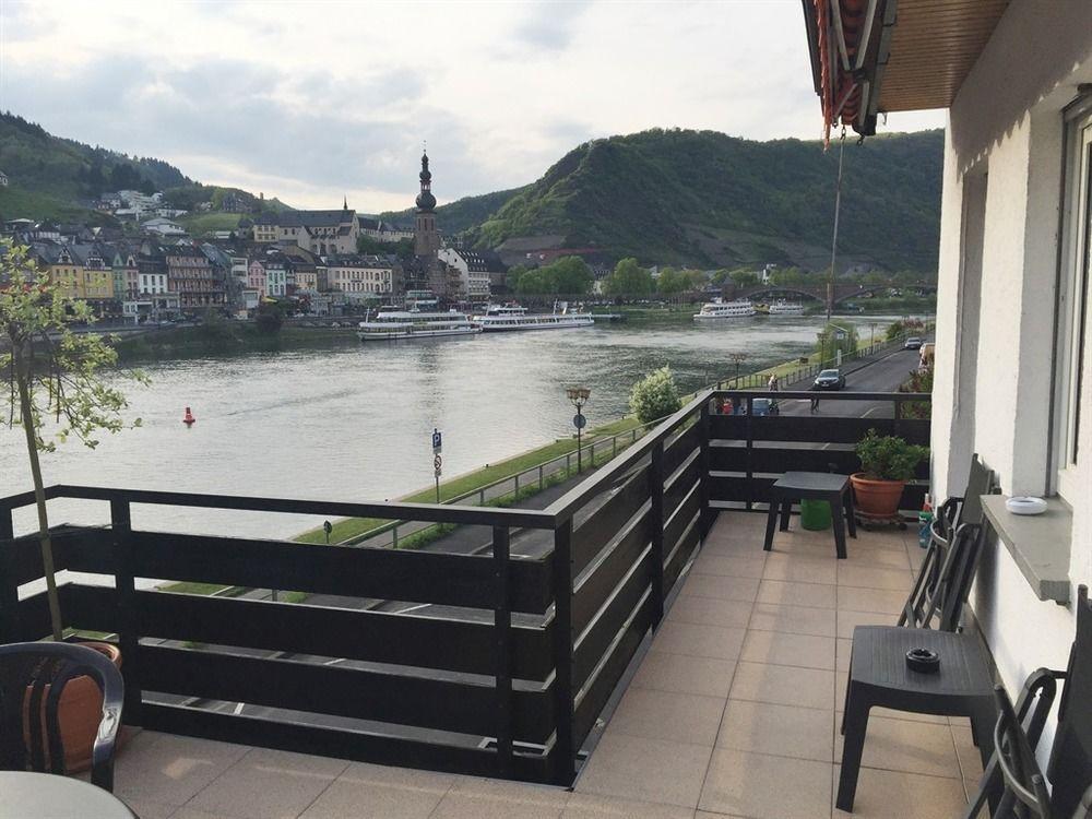 Ferienwohnungen Haus Zur Linde Cochem Exterior photo